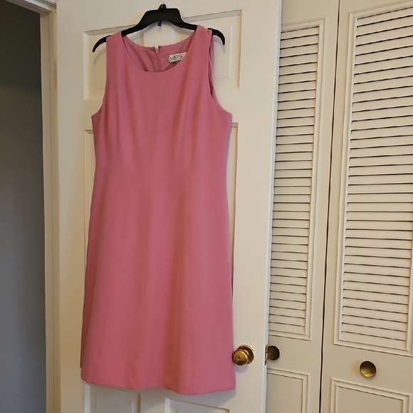 Kasper Pink Mini Dress with Chic Design - Picture 4 of 6